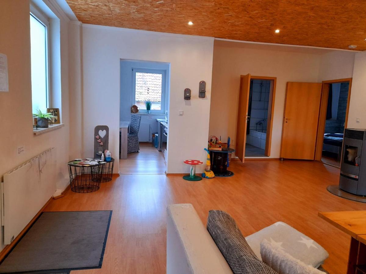 Willkommen In Dem Luftkurort Und Kaesestadt Nieheim Rennstrecke 4Km Entfernt Fewo1 Exterior foto