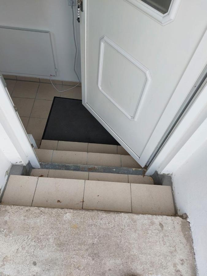 Willkommen In Dem Luftkurort Und Kaesestadt Nieheim Rennstrecke 4Km Entfernt Fewo1 Exterior foto